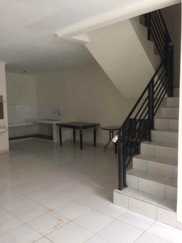 dijual rumah di gading arcadia