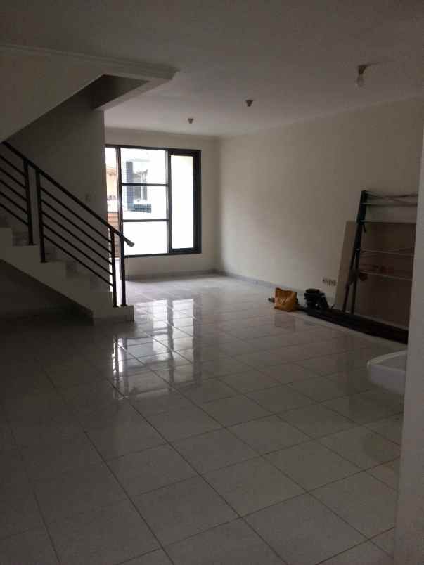 dijual rumah di gading arcadia