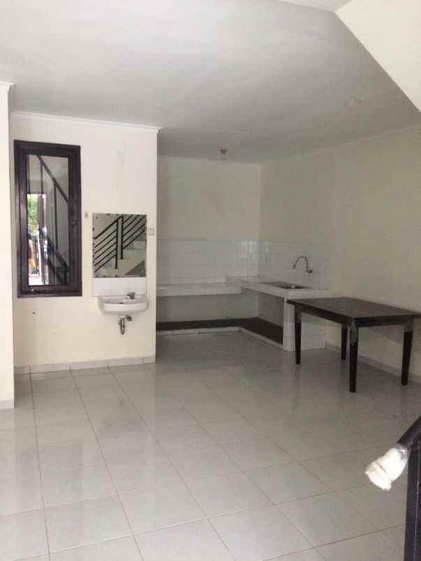 dijual rumah di gading arcadia