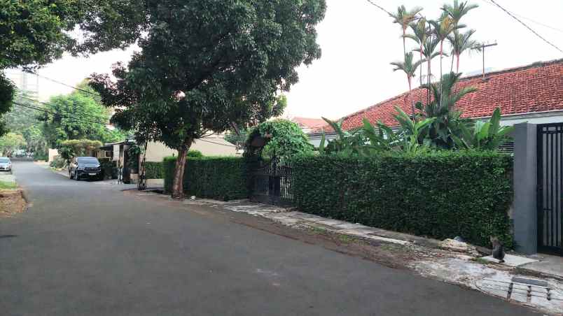 dijual rumah di jalan pancoran timur