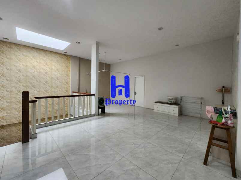 dijual rumah di jalan panglima nyak makam medan