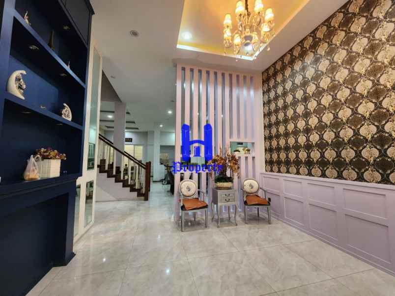 dijual rumah di jalan panglima nyak makam medan