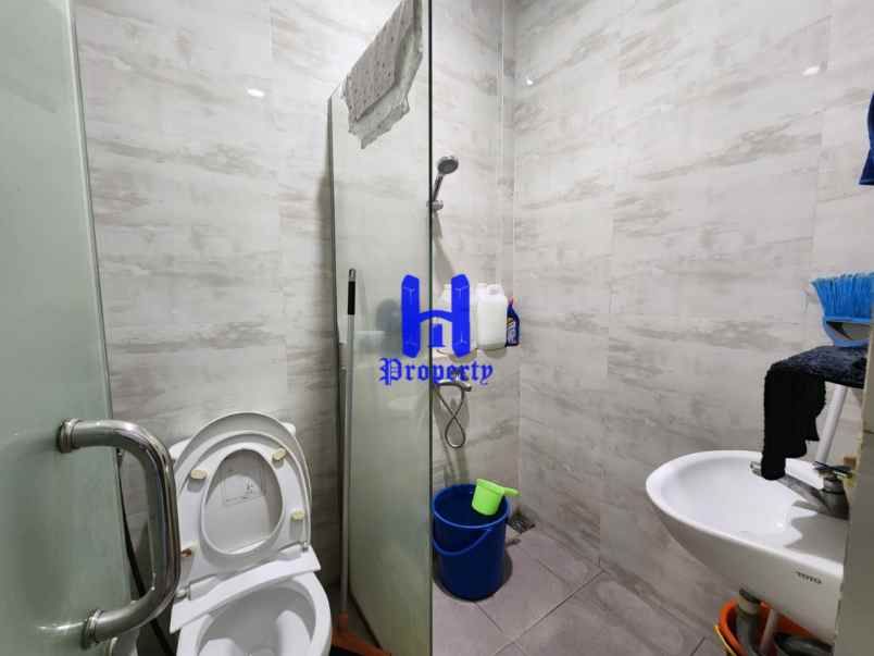 dijual rumah di jalan panglima nyak makam medan