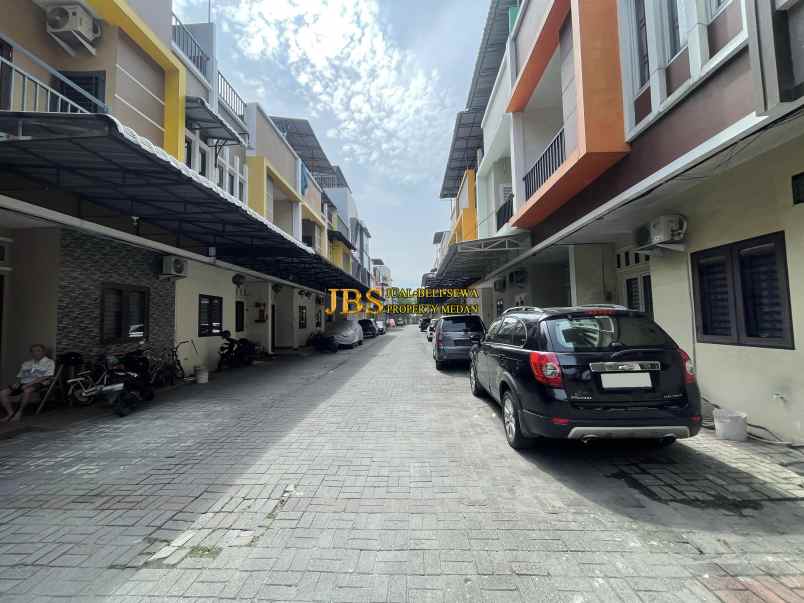 dijual rumah di komplek pandan hijau residence medan