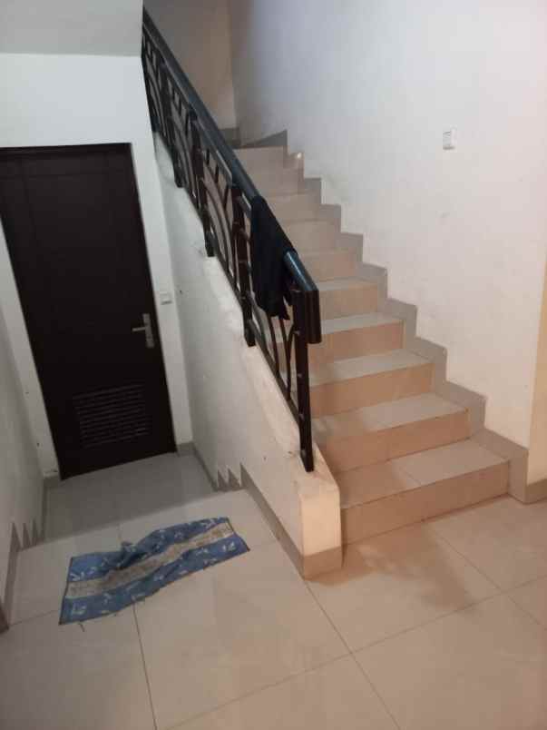 dijual rumah di legenda wisata cibubur