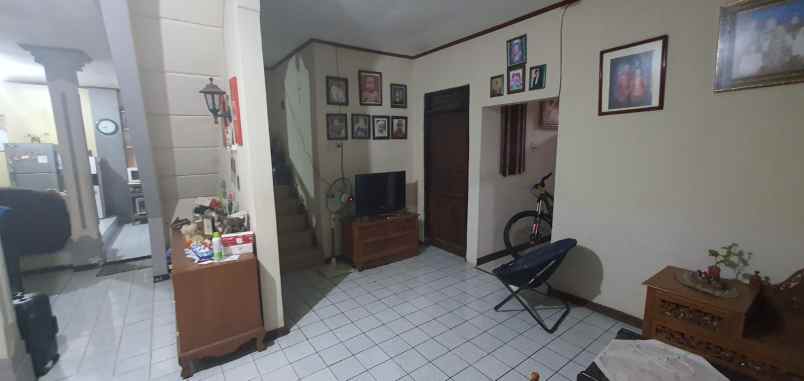 dijual rumah di perumahan bukit kencana