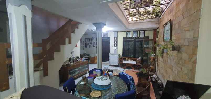 dijual rumah di perumahan bukit kencana