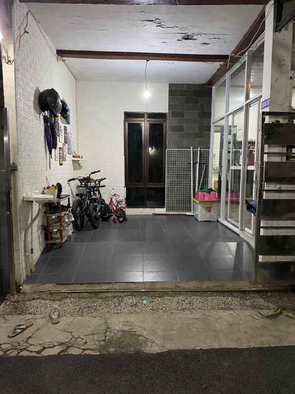 dijual rumah di subang kota cigadung