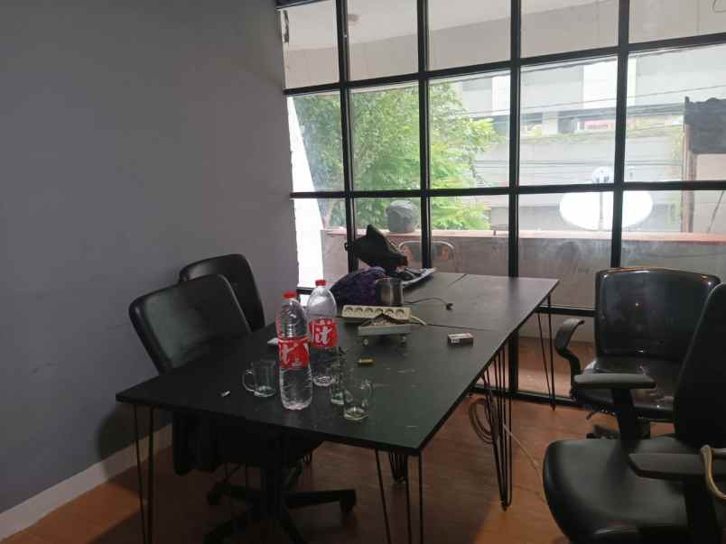 dijual rumah di tebet barat