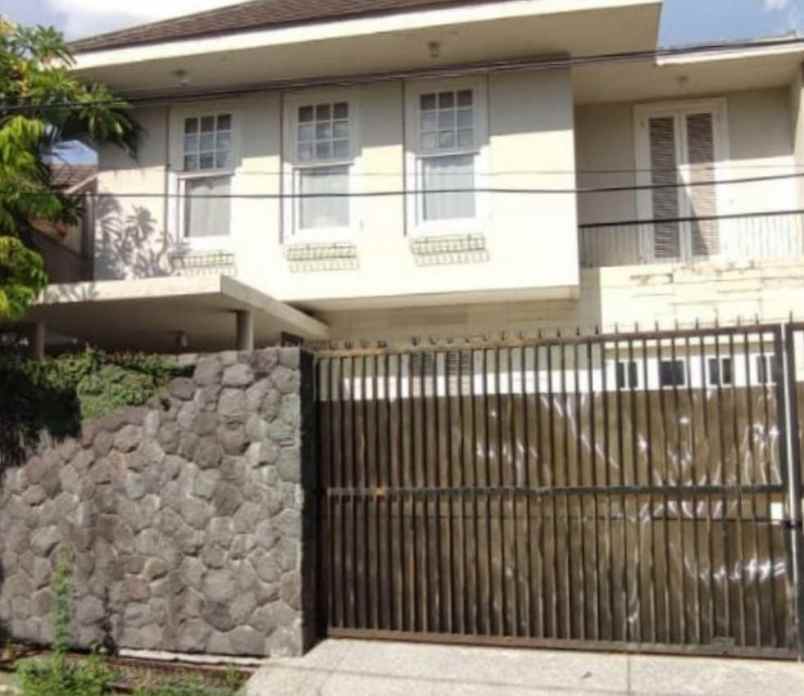dijual rumah dian istana