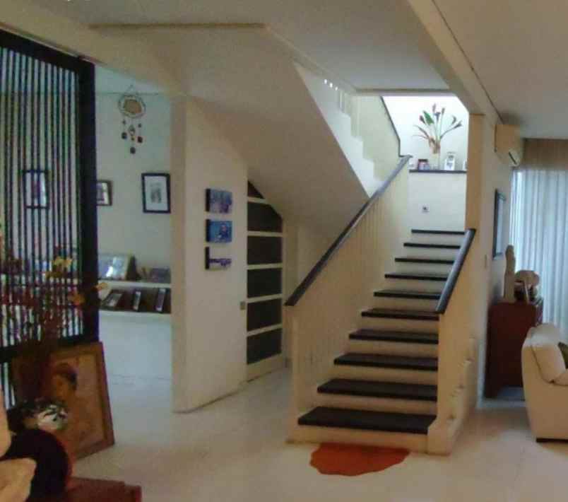 dijual rumah dian istana