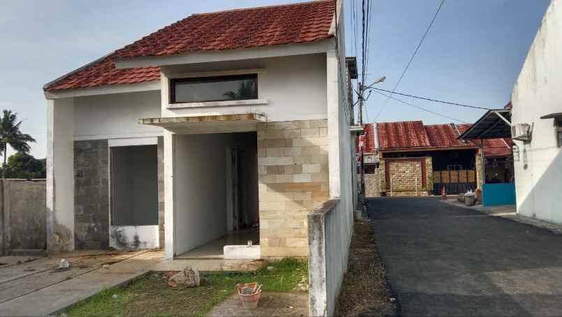 dijual rumah dipati ukur