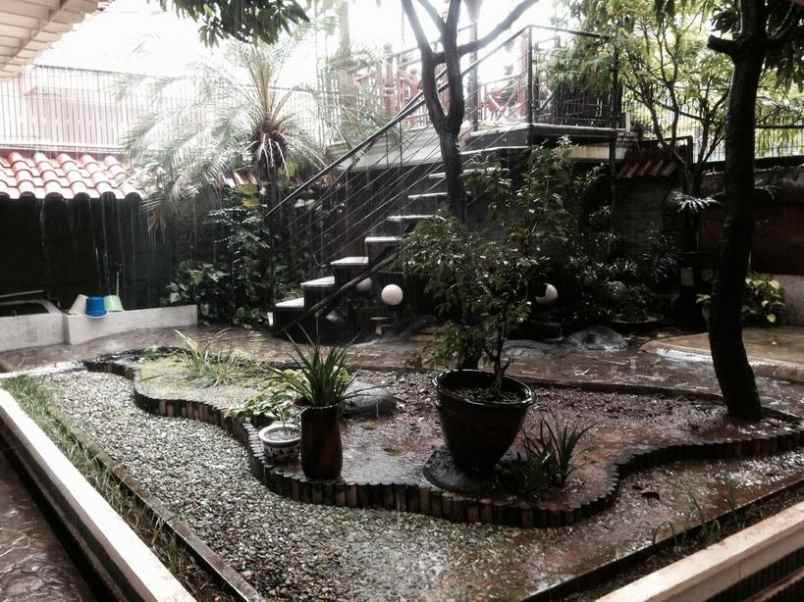 dijual rumah duren sawit