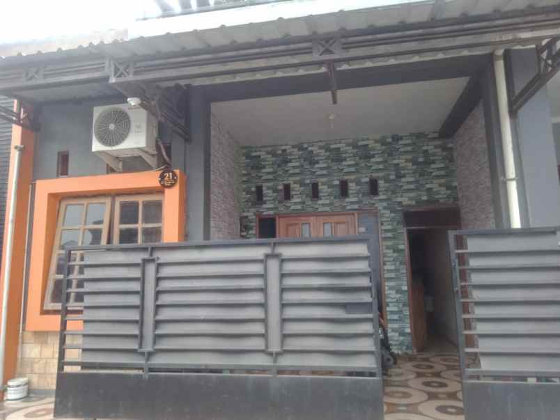 dijual rumah elegan siap huni