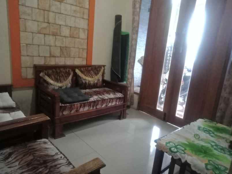 dijual rumah elegan siap huni