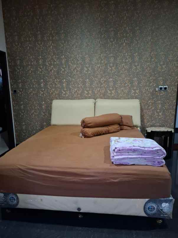 dijual rumah full furnish di legenda wisata