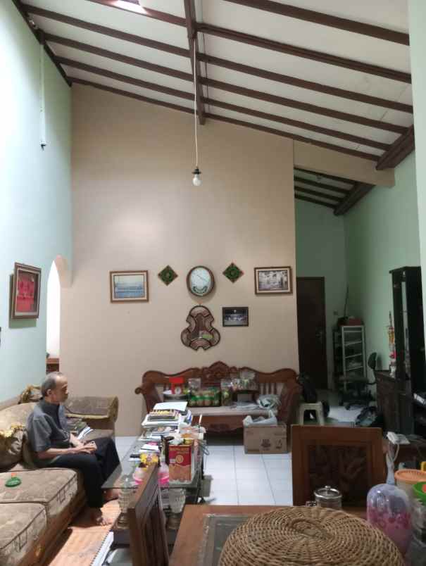 dijual rumah gambiran