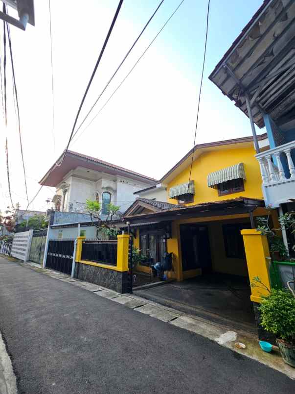 dijual rumah gandaria utara