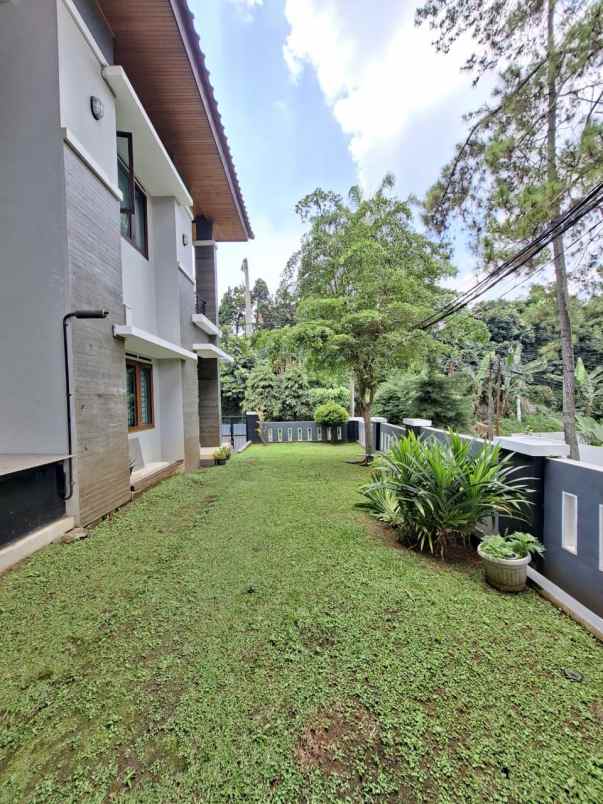 dijual rumah geger kalong setiabudi
