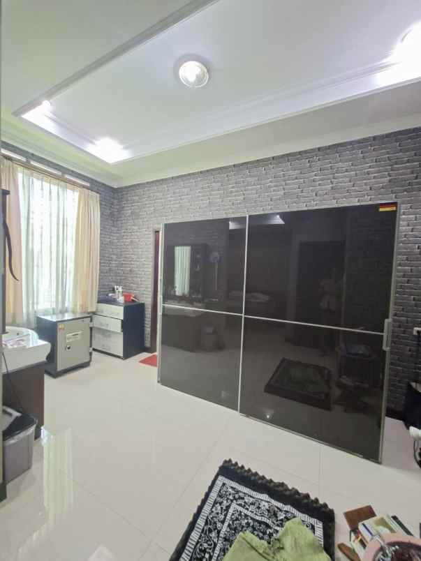 dijual rumah geger kalong setiabudi