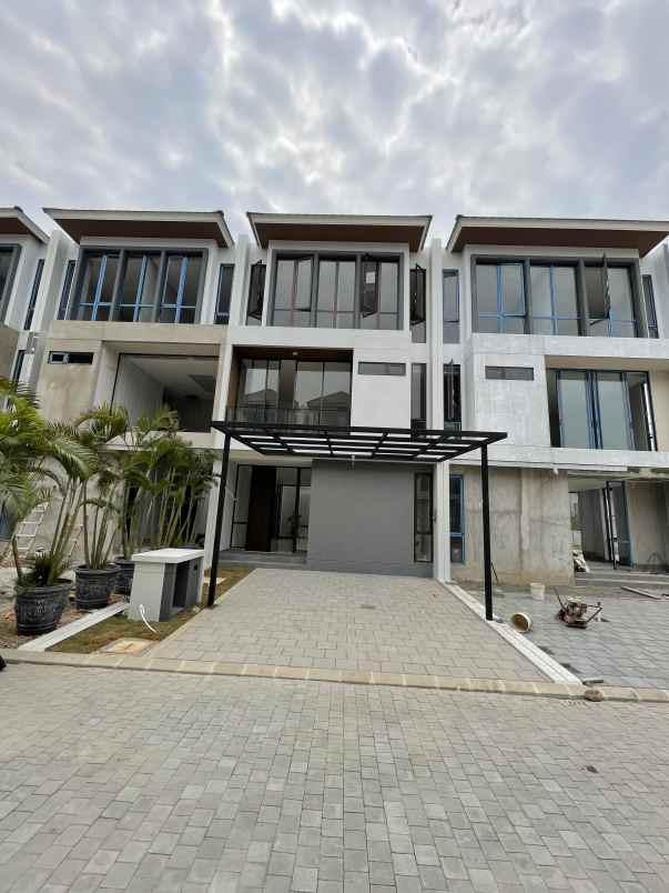 dijual rumah golf island pik