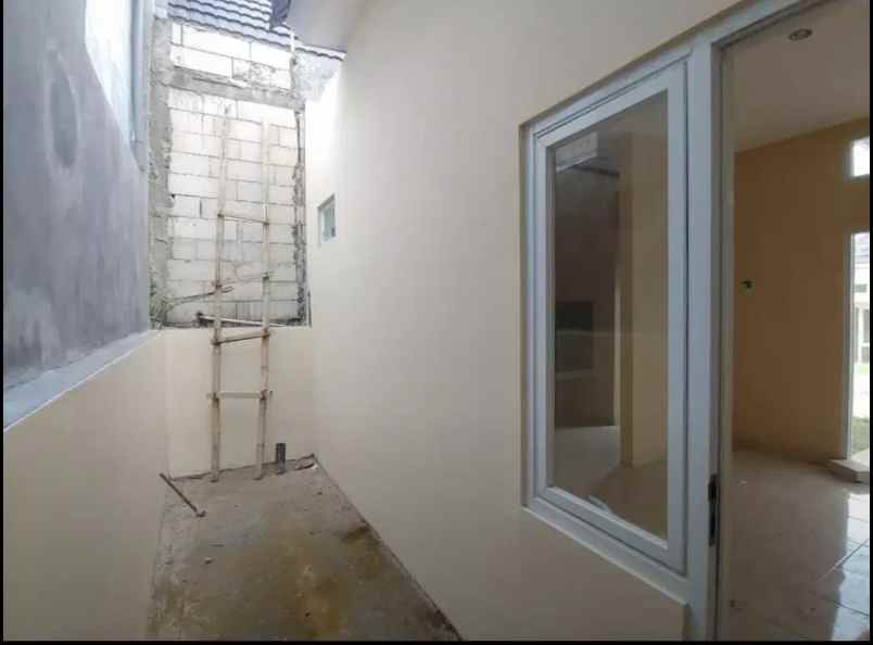 dijual rumah grafika banyumanik