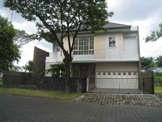 dijual rumah graha natura surabaya