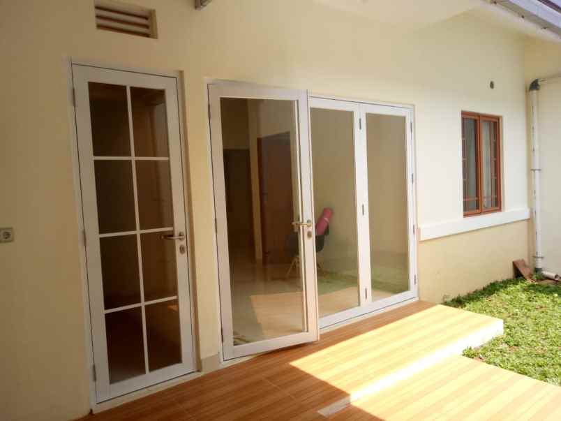 dijual rumah grand wisata cluster water