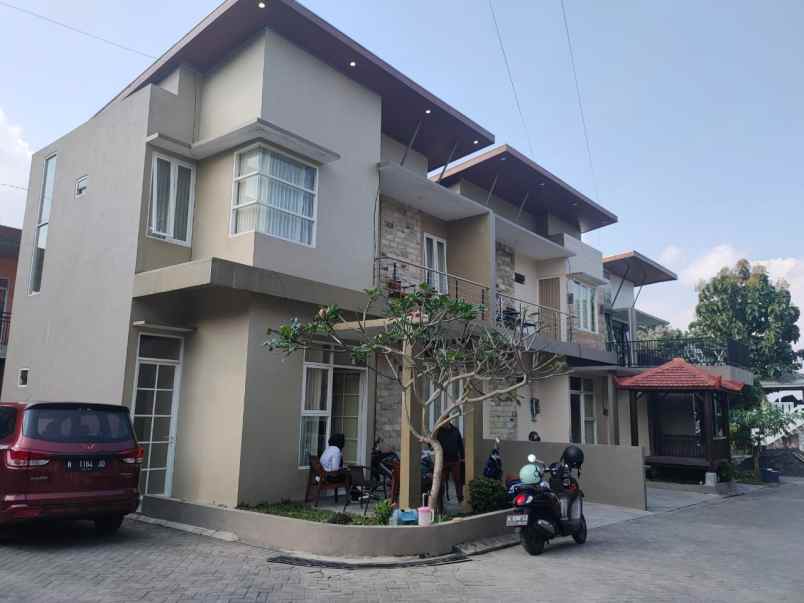 dijual rumah griya asri gondorejo