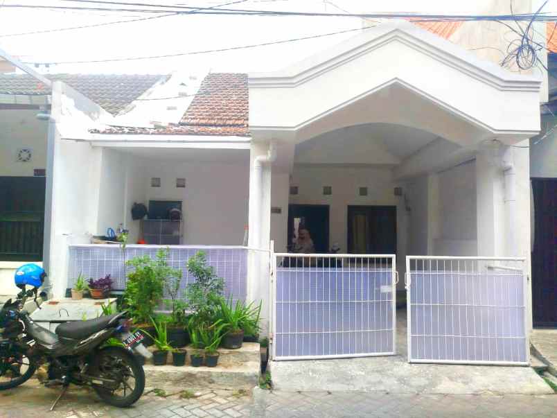 dijual rumah griya kebraon