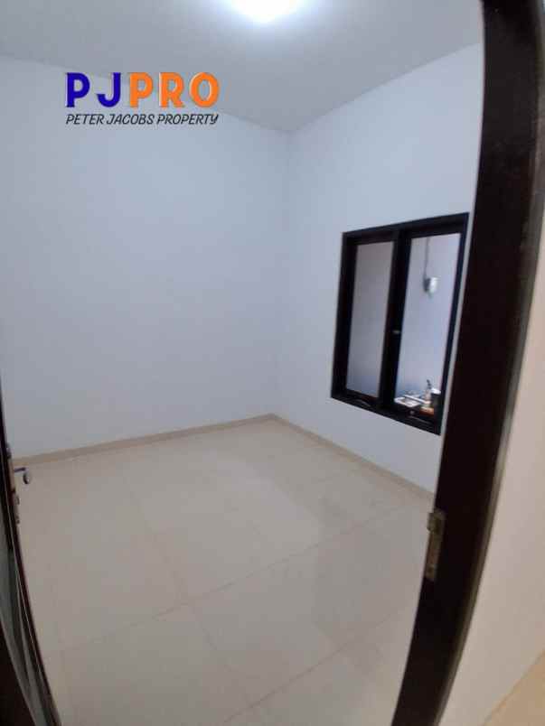 dijual rumah harapan indah
