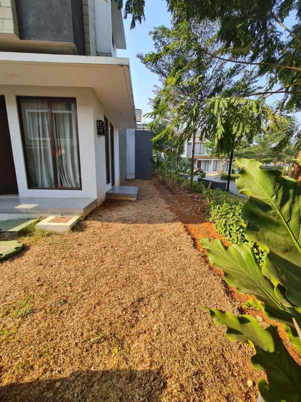 dijual rumah hook 2 lantai di cluster fortune