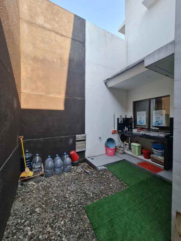 dijual rumah hook 2 lantai di cluster fortune