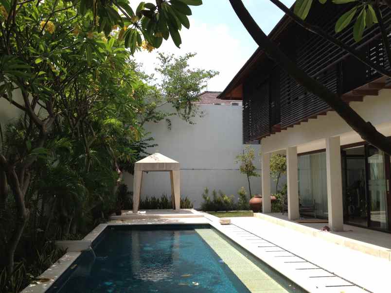 dijual rumah isen international living