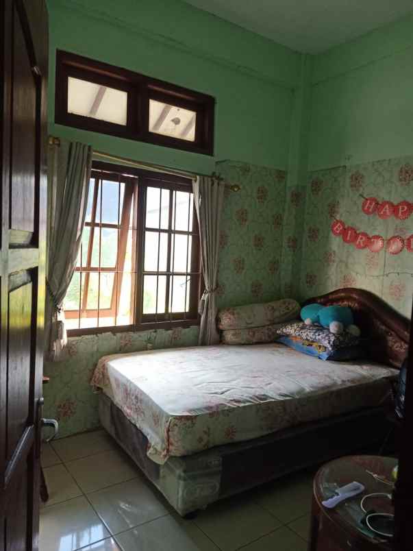 dijual rumah jajar laweyan solo