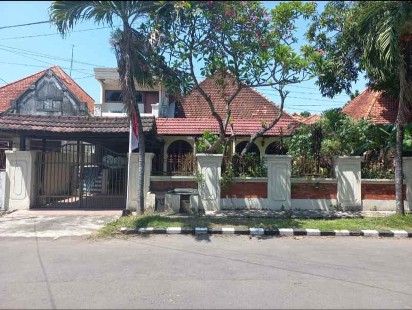 dijual rumah jalan barito