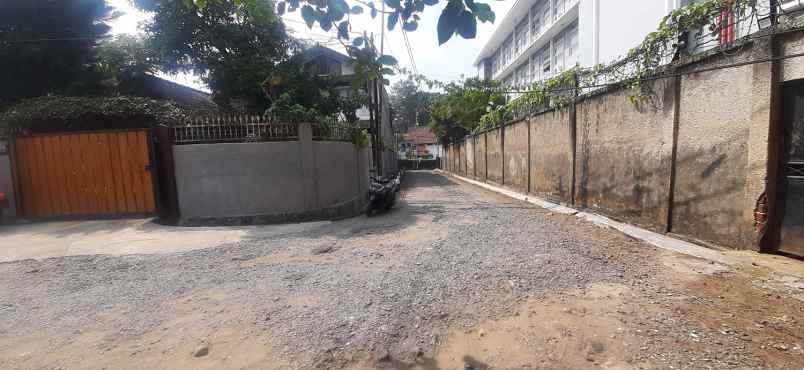 dijual rumah jalan cisitu