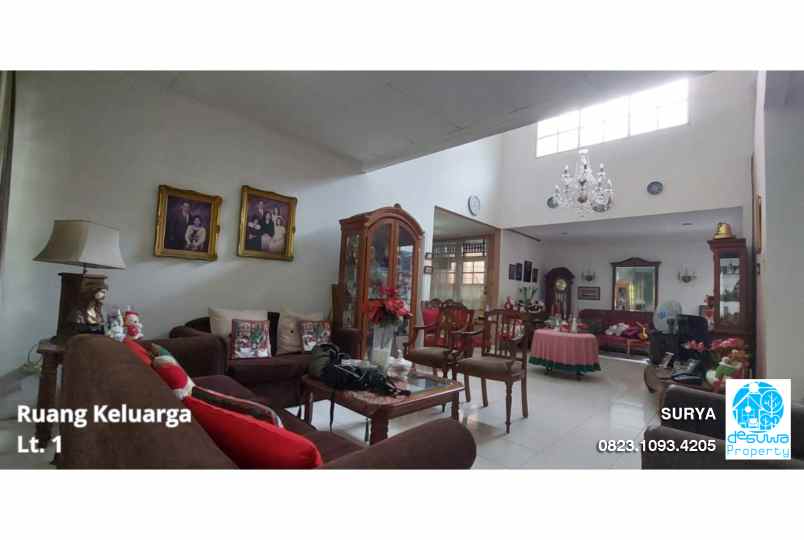 dijual rumah jalan cut nyak dien 1