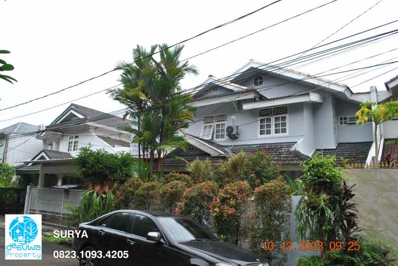 dijual rumah jalan cut nyak dien 1