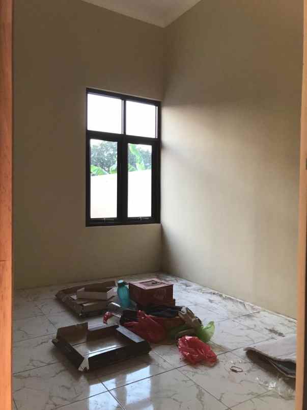 dijual rumah jalan depok i syuhada