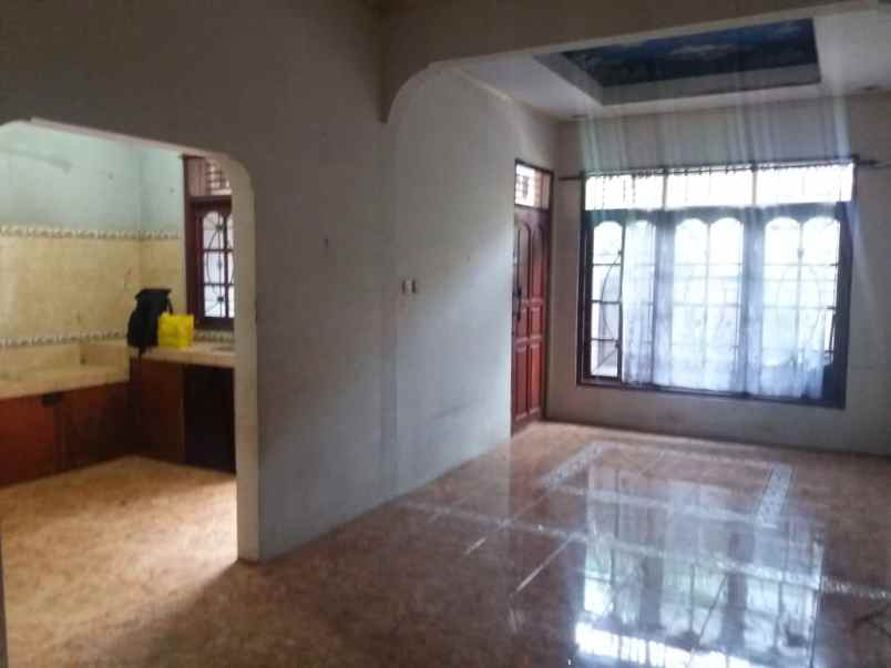 dijual rumah jalan flamboyan