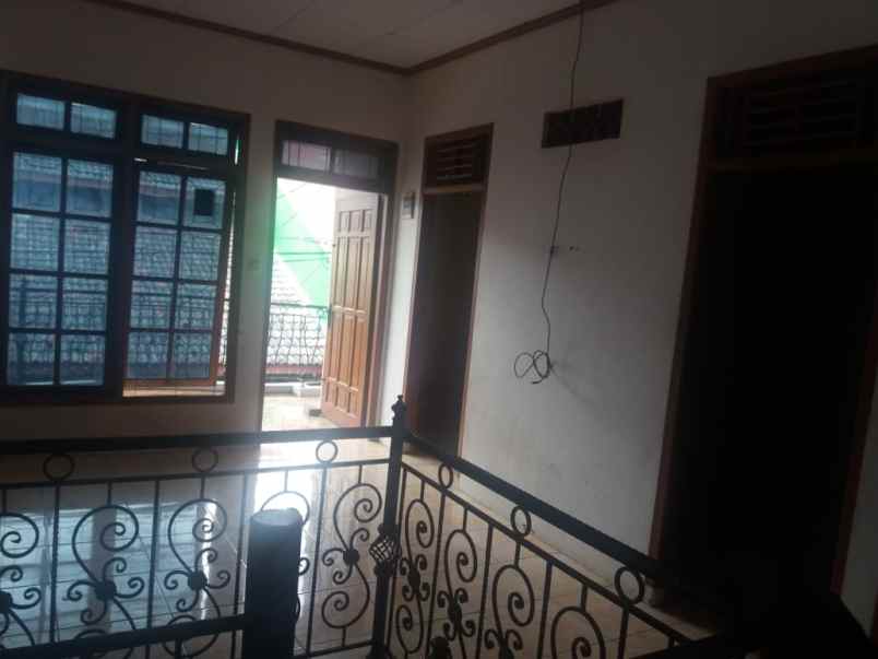 dijual rumah jalan flamboyan