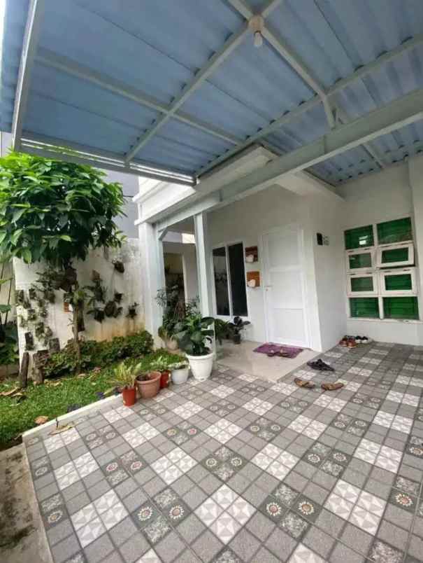 dijual rumah jalan gandaria raya