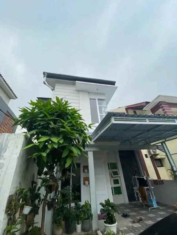 dijual rumah jalan gandaria raya