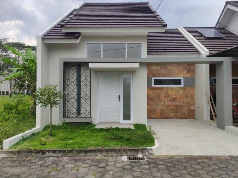 dijual rumah jalan griya salaman permai