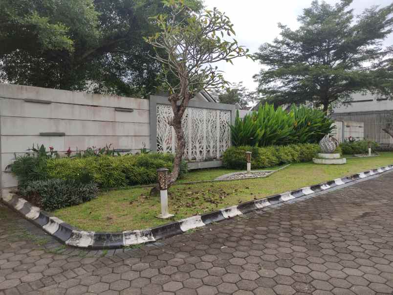 dijual rumah jalan griya salaman permai