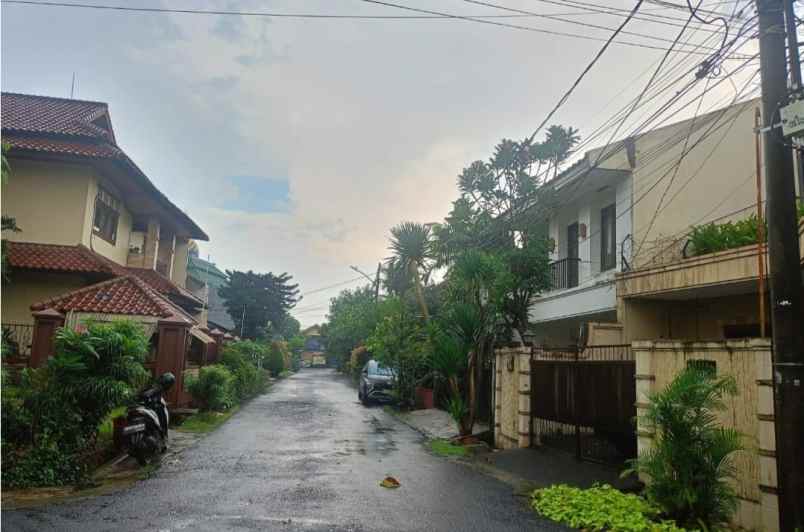 dijual rumah jalan lebak indah v kel