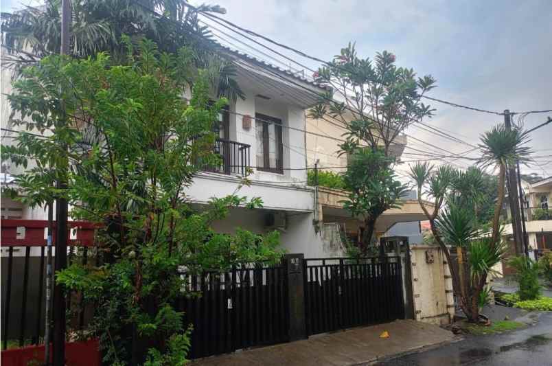 dijual rumah jalan lebak indah v kel