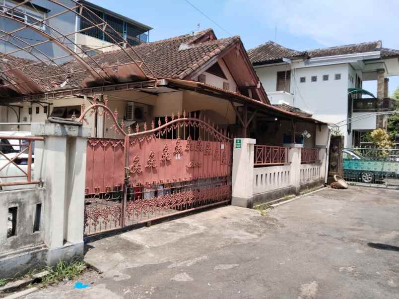 dijual rumah jalan nangka utara