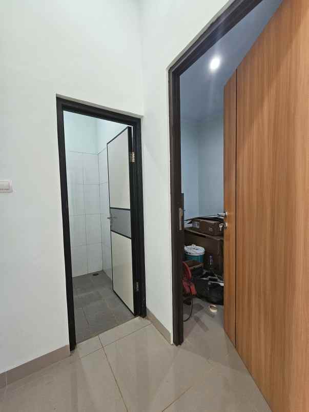 dijual rumah jalan pabuaran citayem